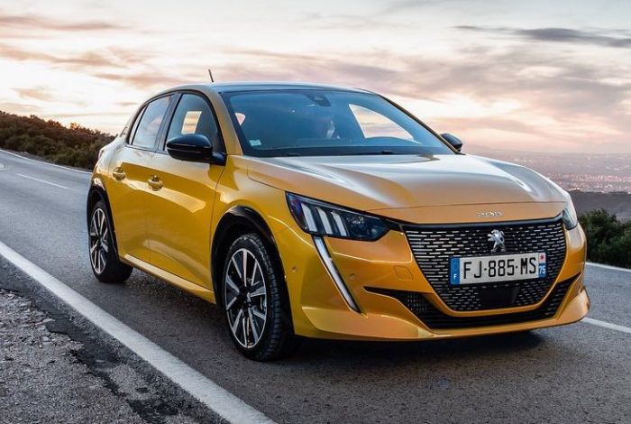 Why is the Peugeot 208 Such a Popular Car?